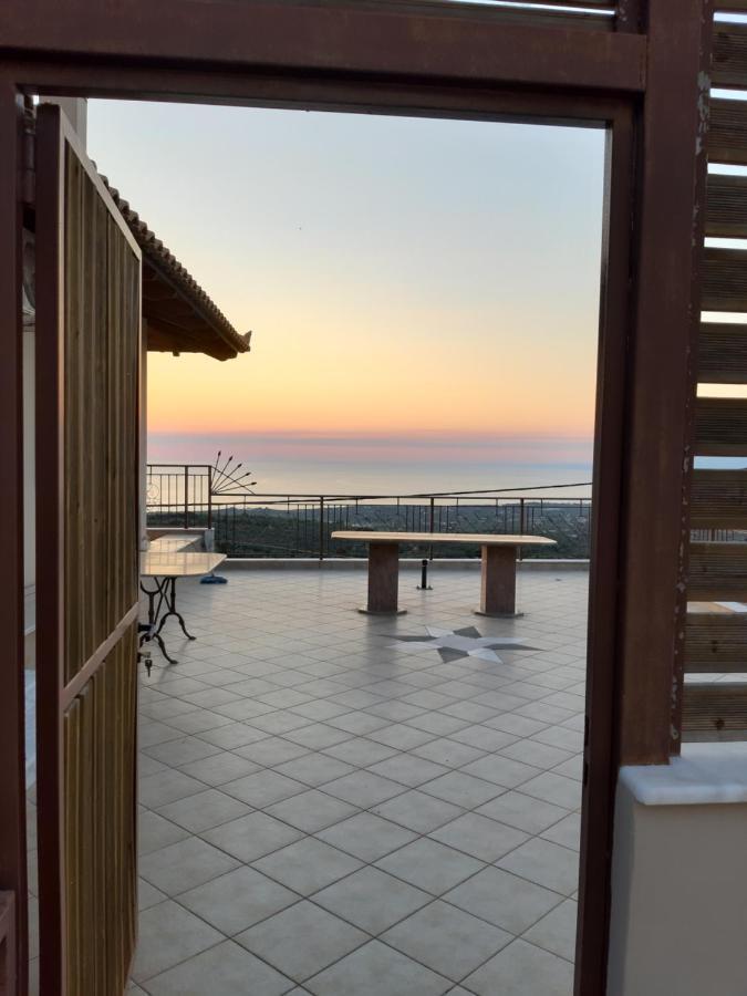 -Tsiakos Apartment- In Vryses Kyparissia Exterior photo
