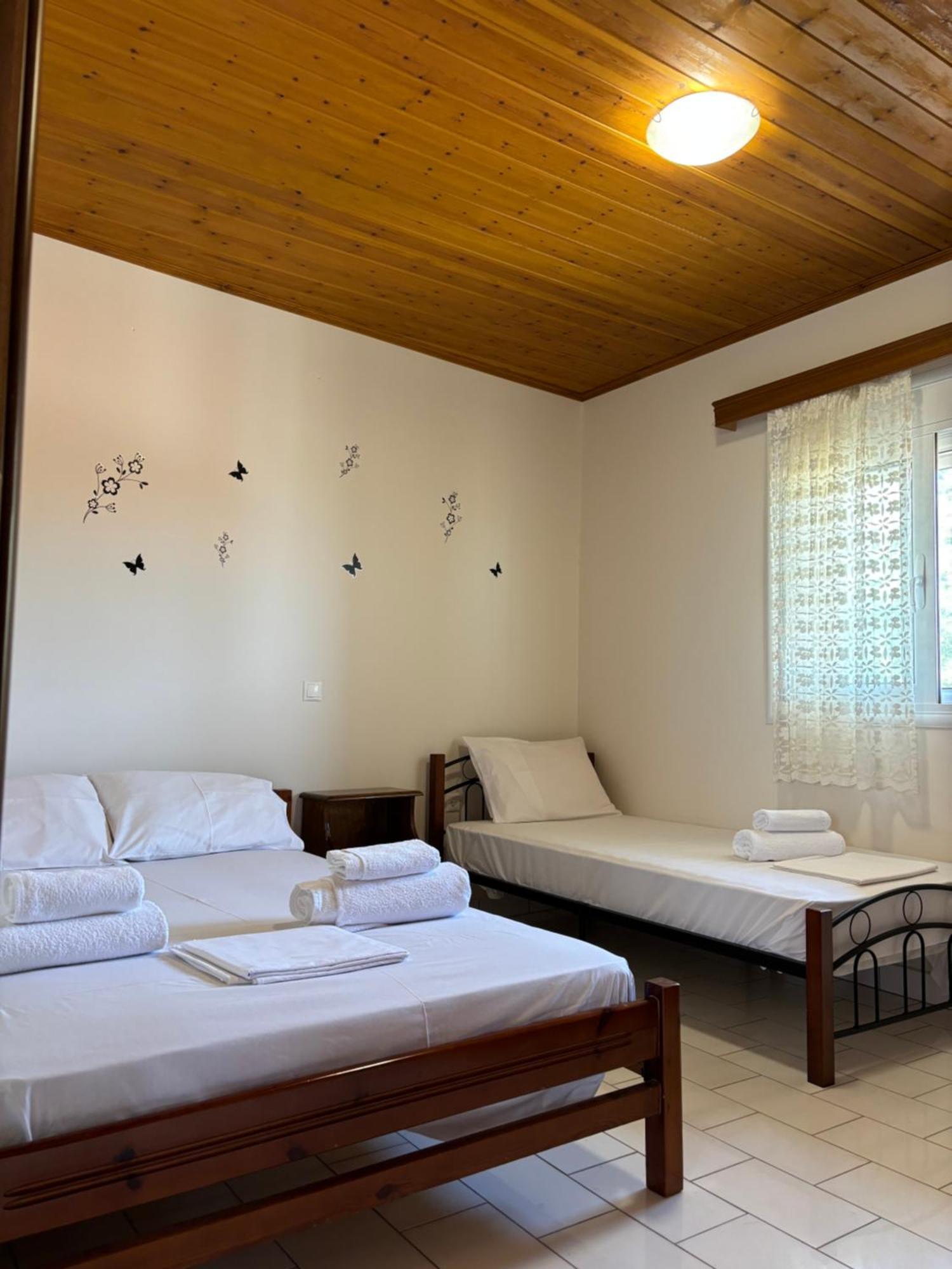 -Tsiakos Apartment- In Vryses Kyparissia Exterior photo